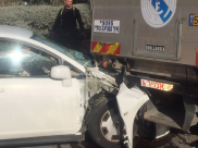  صور: اصابة طفيفة لسيدتين بحادث طرق بين مركبتين في يافا